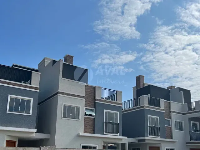 Sobrado 3 quartos e 1 banheiro, para alugar, no bairro Sítio Cercado em Curitiba