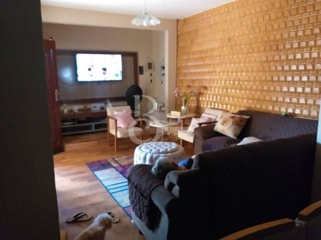 Casa com 180m² 3 quartos e 1 banheiro, à venda, no bairro Parque Jóquei Club em Campos dos Goytacazes