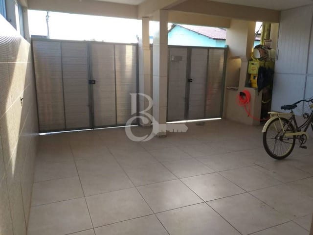 Casa com 180m² 3 quartos e 1 banheiro, à venda, no bairro Parque Jóquei Club em Campos dos Goytacazes