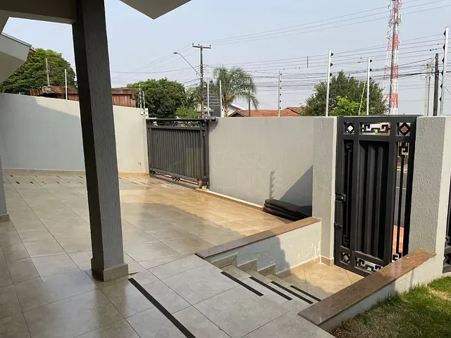 Sobrado com 585m² 4 quartos e 5 banheiros, à venda, no bairro Vila Santa Rosa em Apucarana