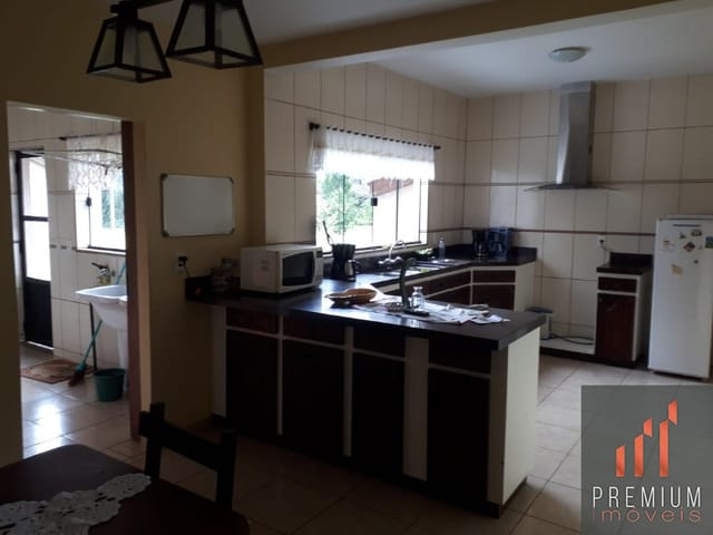 Sobrado com 479m², à venda, no bairro CENTRO em CARAMBEÍ