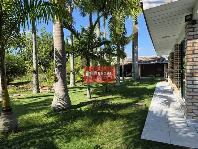Sobrado com 1189m² 4 quartos e 5 banheiros, à venda, no bairro Praia do Quilombo em Penha