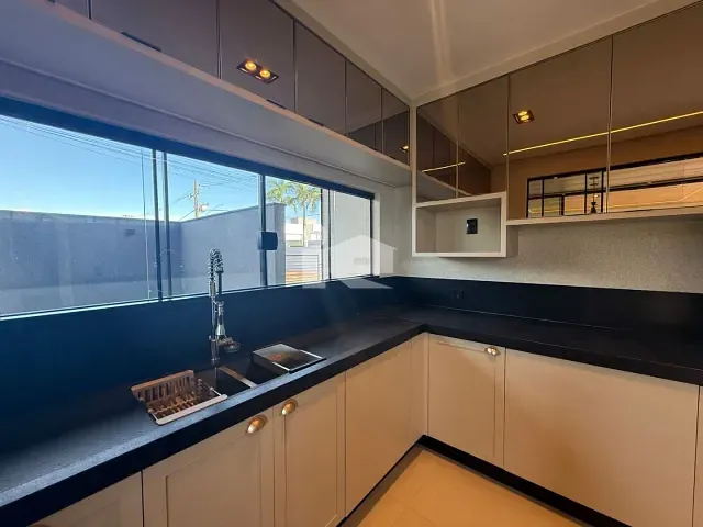 Sobrado com 307m² 3 quartos e 4 banheiros, à venda, no bairro Residencial Belmonte em Rolândia