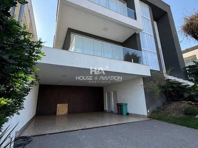 Sobrado com 485m² 4 quartos e 5 banheiros, à venda, no bairro Condomínio do Lago 1ª Etapa em Goiânia