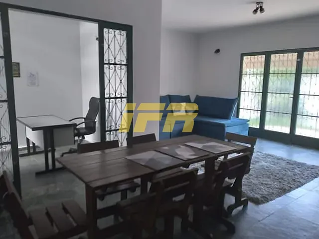 Sobrado com 300m² 3 quartos e 3 banheiros, à venda, no bairro Centro em Taubaté