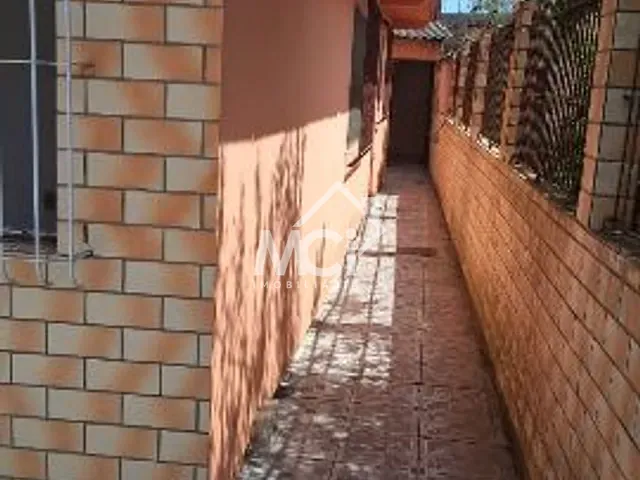 Sobrado 3 quartos e 3 banheiros, à venda, no bairro Fragata em Pelotas