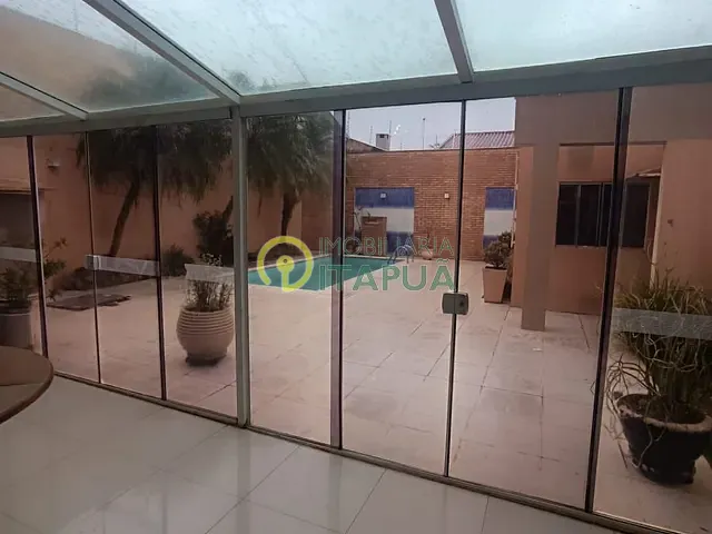 Casa com 300m² 5 quartos e 5 banheiros, à venda, no bairro Aeroporto em Londrina