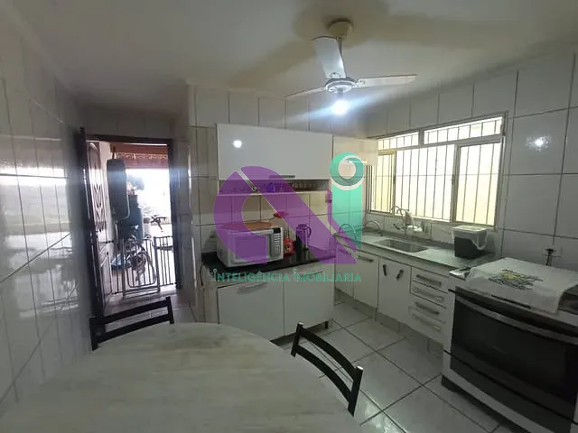 Sobrado com 125m² 3 quartos e 2 banheiros, à venda, no bairro Cidade das Flores em Osasco