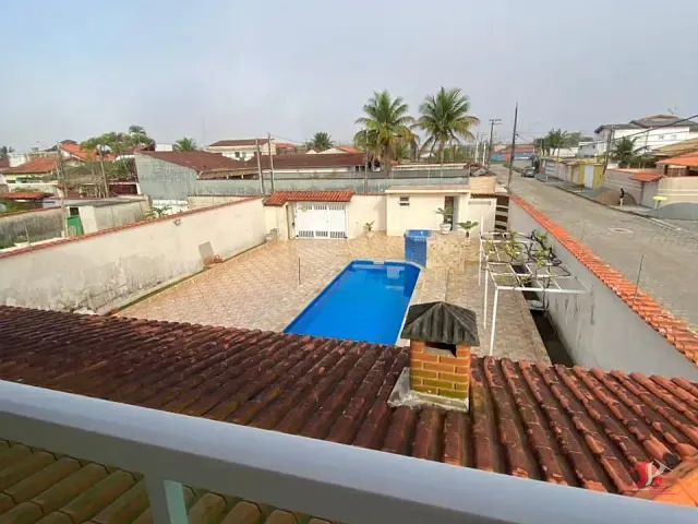 Sobrado 3 quartos e 5 banheiros, à venda, no bairro Cibratel II em Itanhaém