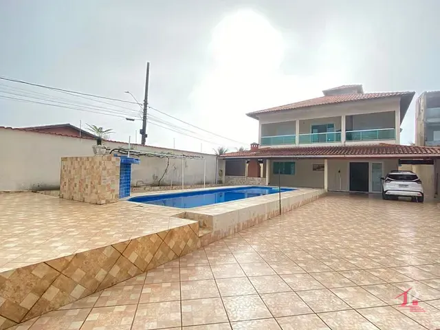 Sobrado 3 quartos e 5 banheiros, à venda, no bairro Cibratel II em Itanhaém