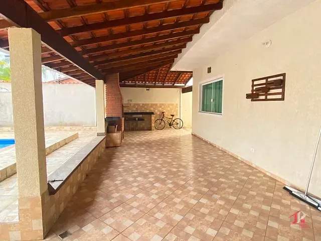 Sobrado 3 quartos e 5 banheiros, à venda, no bairro Cibratel II em Itanhaém