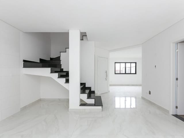 Sobrado com 129m² 4 quartos e 3 banheiros, à venda, no bairro Boneca do Iguaçu em São José dos Pinhais