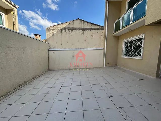 Sobrado com 100m² 3 quartos e 2 banheiros, à venda, no bairro Pinheirinho em Curitiba