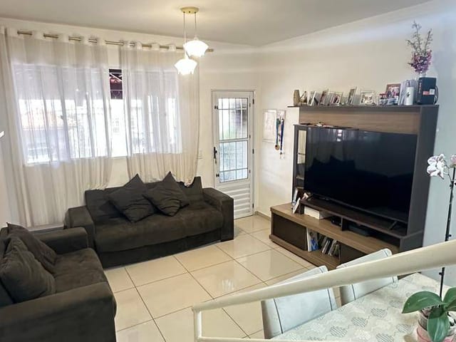 Sobrado com 90m² 2 quartos e 1 banheiro, à venda, no bairro Jardim Martins em Jundiaí