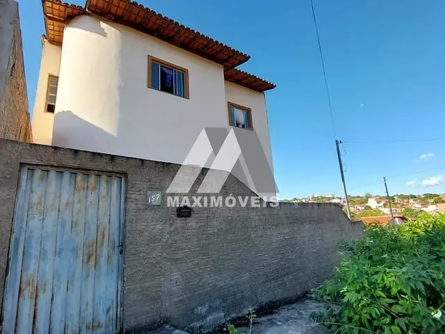 Sobrado com 212m² 3 quartos e 1 banheiro, à venda, no bairro Bela Vista em Araçuaí