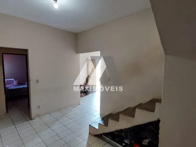 Sobrado com 212m² 3 quartos e 1 banheiro, à venda, no bairro Bela Vista em Araçuaí