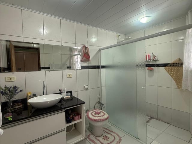Sobrado com 286m² 2 quartos e 2 banheiros, à venda, no bairro Pinheirinho em Curitiba