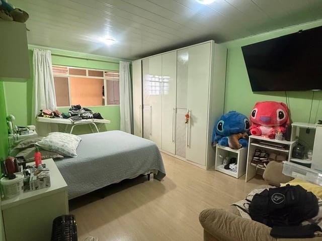 Sobrado com 286m² 2 quartos e 2 banheiros, à venda, no bairro Pinheirinho em Curitiba