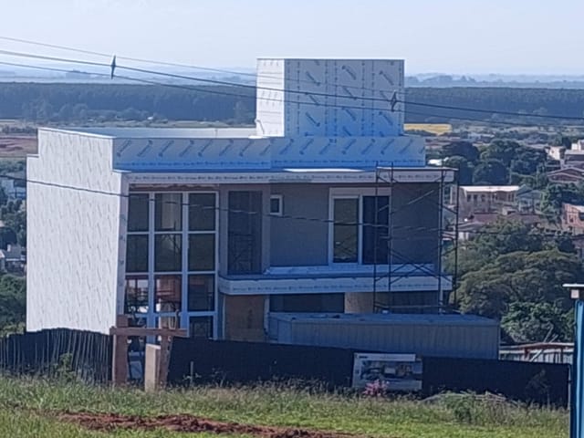 Sobrado com 250m² 3 quartos e 2 banheiros, à venda, no bairro Ermo em Guaíba