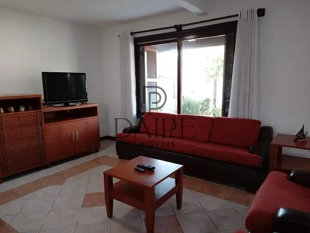 Sobrado com 400m² 4 quartos e 2 banheiros, à venda, no bairro Centro em Tramandaí