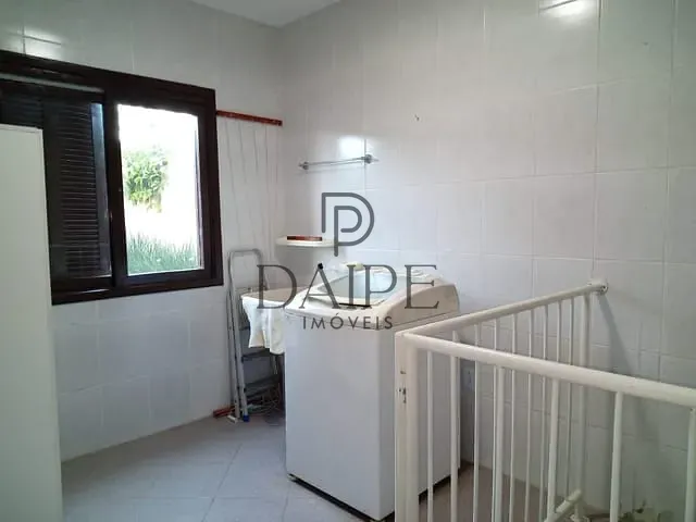 Sobrado com 400m² 4 quartos e 2 banheiros, à venda, no bairro Centro em Tramandaí