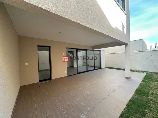 Sobrado com 200m² 4 quartos e 4 banheiros, à venda, no bairro Conjunto Residencial Storil em Aparecida de Goiânia
