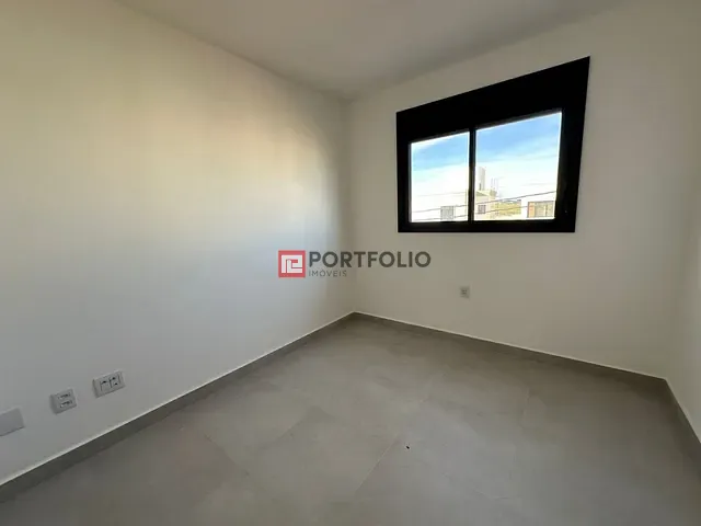 Sobrado com 200m² 4 quartos e 4 banheiros, à venda, no bairro Conjunto Residencial Storil em Aparecida de Goiânia