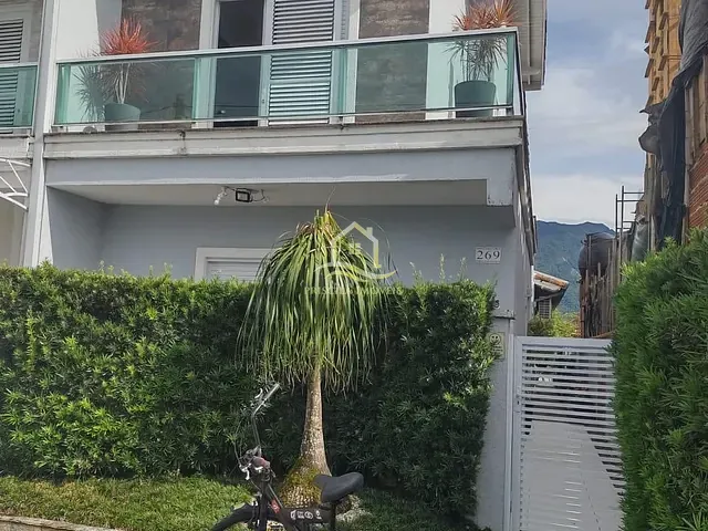 Sobrado com 252m² 3 quartos e 5 banheiros, à venda, no bairro Boraceia em Bertioga