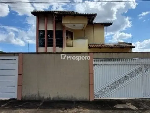 Sobrado com 437m² 4 quartos e 4 banheiros, à venda, no bairro Parque Amazônia em Goiânia