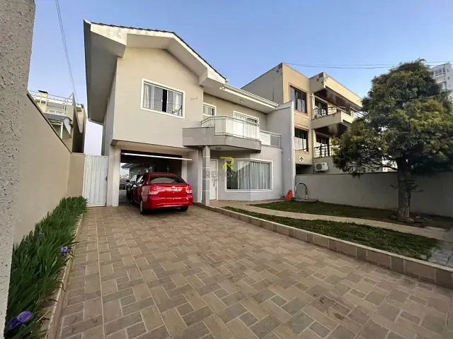 Sobrado com 538m² 3 quartos e 3 banheiros, à venda, no bairro Batel em Guarapuava