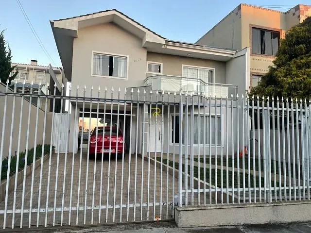 Sobrado com 538m² 3 quartos e 3 banheiros, à venda, no bairro Batel em Guarapuava