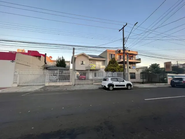 Sobrado com 538m² 3 quartos e 3 banheiros, à venda, no bairro Batel em Guarapuava