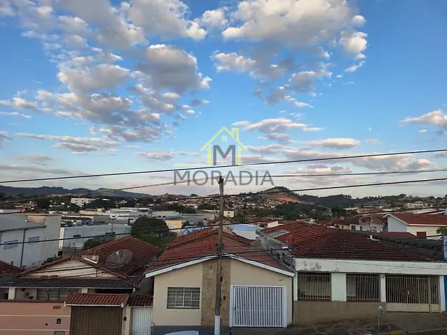 Sobrado com 335m² 3 quartos e 2 banheiros, à venda, no bairro Centro em Guaxupé