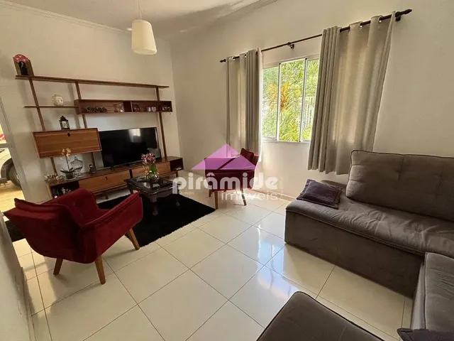 Sobrado com 358m² 4 quartos e 5 banheiros, à venda, no bairro Vila Patrícia em São José Dos Campos