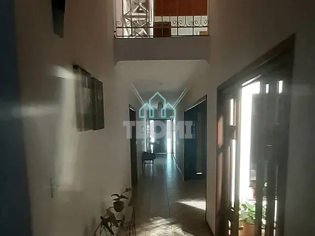 Sobrado com 510m² 5 quartos e 5 banheiros, à venda, no bairro Vila São José em Taubaté