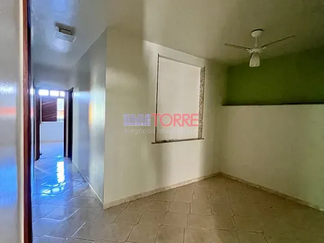 Sobrado com 179m² 4 quartos e 3 banheiros, à venda, no bairro Conquista em Ilhéus