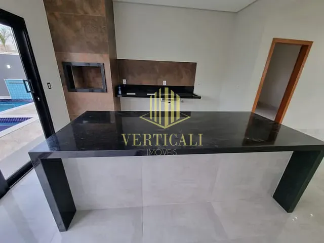 Sobrado com 246m² 4 quartos e 5 banheiros, à venda, no bairro Condomínio Primor das Torres em Cuiabá
