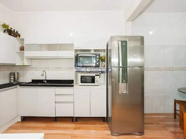 Sobrado 4 quartos e 3 banheiros, à venda, no bairro Uberaba em Curitiba