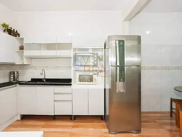 Sobrado 4 quartos e 3 banheiros, à venda, no bairro Uberaba em Curitiba