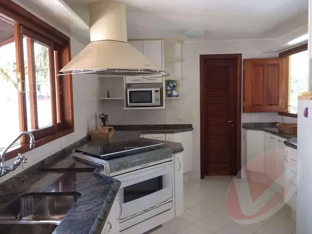 Sobrado 4 quartos e 5 banheiros, à venda, no bairro Riviera de São Lourenço em Bertioga