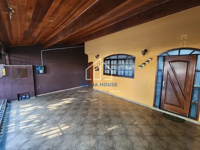 Sobrado com 175m² 4 quartos e 3 banheiros, à venda, no bairro Jardim Santa Luzia em Pindamonhangaba