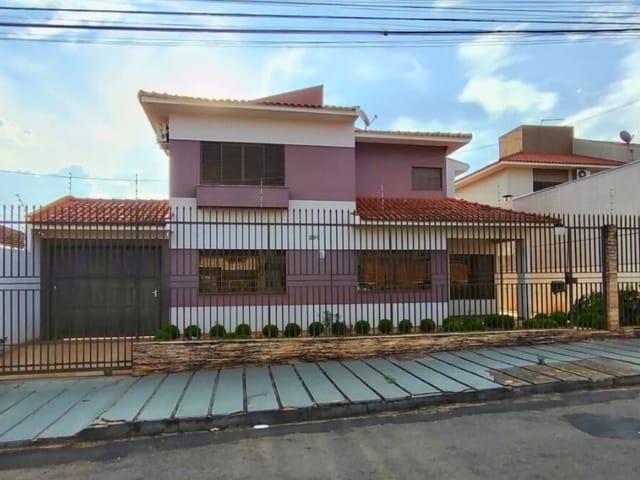 Belissímo Sobrado próximo ao Colégio São José