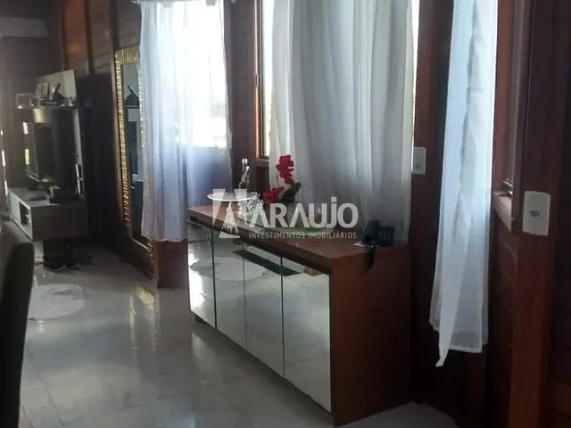 Sobrado com 200m² 3 quartos e 1 banheiro, à venda, no bairro Cidade Nova em Itajaí