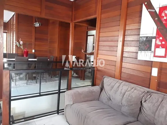 Sobrado com 200m² 3 quartos e 1 banheiro, à venda, no bairro Cidade Nova em Itajaí