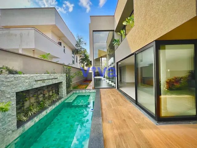 Sobrado 4 quartos e 5 banheiros, à venda, no bairro Jardins Madri em Goiânia