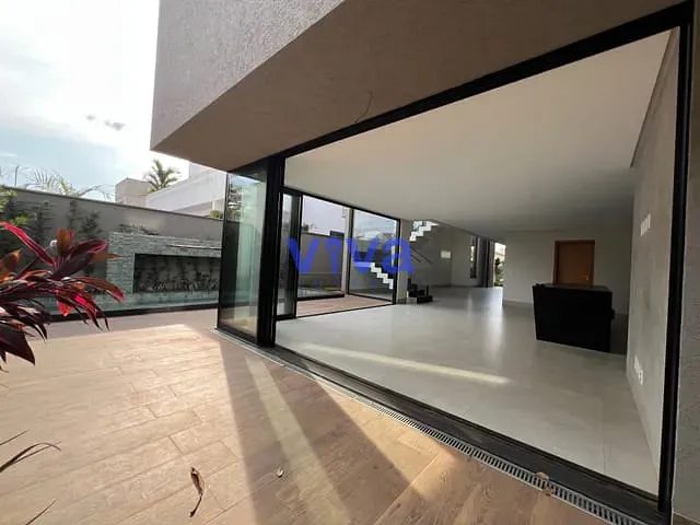 Sobrado 4 quartos e 5 banheiros, à venda, no bairro Jardins Madri em Goiânia