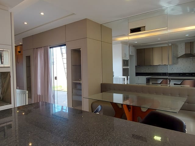 Sobrado com 150m² 2 quartos e 3 banheiros, à venda, no bairro Orfãs em Ponta Grossa