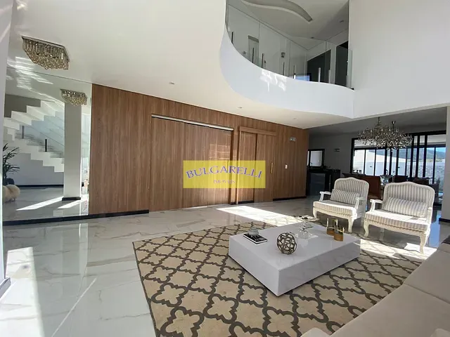 Sobrado com 360m² 3 quartos e 6 banheiros, à venda, no bairro Residencial Village das Flores em Jundiaí