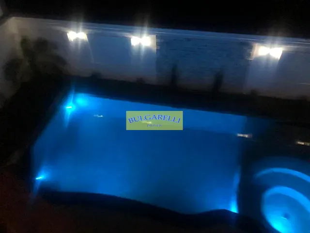 Sobrado com 360m² 3 quartos e 6 banheiros, à venda, no bairro Residencial Village das Flores em Jundiaí