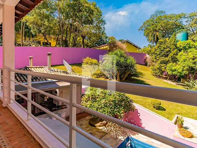 Sobrado com 1000m² 4 quartos e 5 banheiros, à venda, no bairro Alpes dos Araçás (Jordanésia) em Cajamar